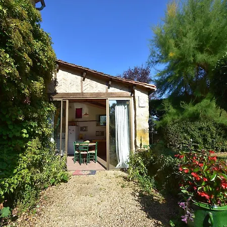 Peaceful In Saint-jory Vakantiehuis