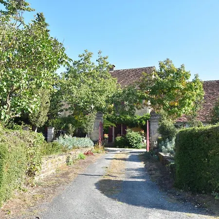 Holiday home Modern In Aquitaine With Pool Nanthiat