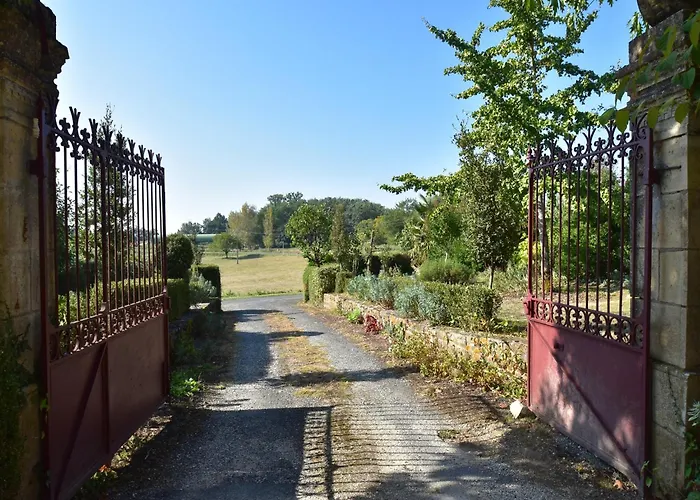 בית נופש Peaceful In Saint-jory *